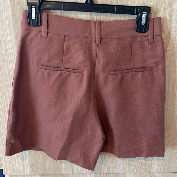 Aritzia color mocha sorbet Effortless Linen 5" Short - Picture 10 of 12